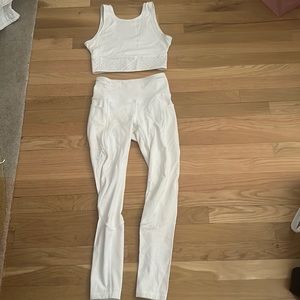 Lululemon White Perforated Matching Set Size 2